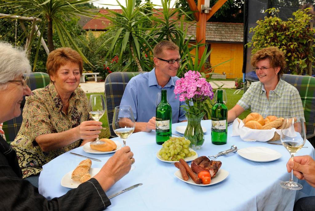 Privatzimmer Langthaler Melk Exterior foto